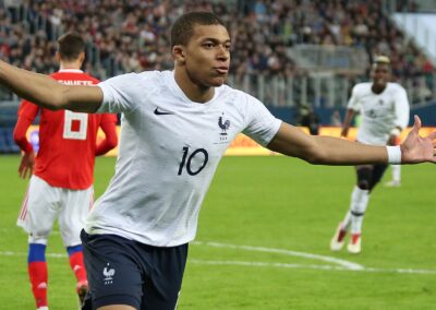 How do Real Madrid line up with Kylian Mbappe?